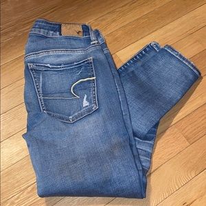 AmericanEagle medium wash ripped jeans size 4